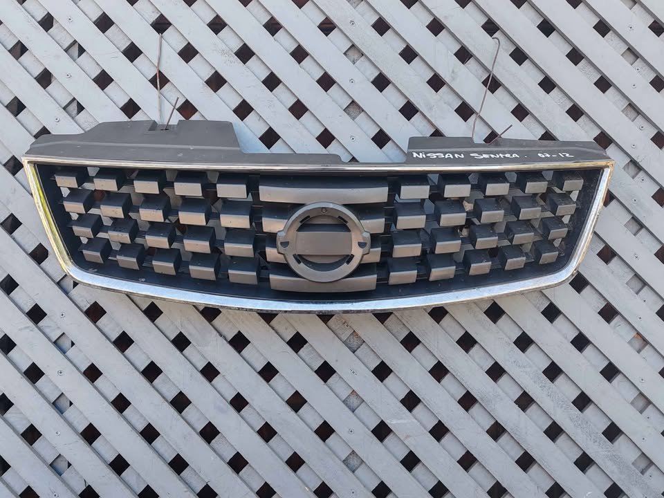 Máscara Nissan Sentra 2007 - 2012