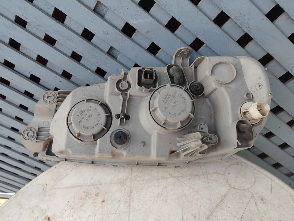 Óptico derecho Kia Carnival 2002 - 2006 - Imagen 6