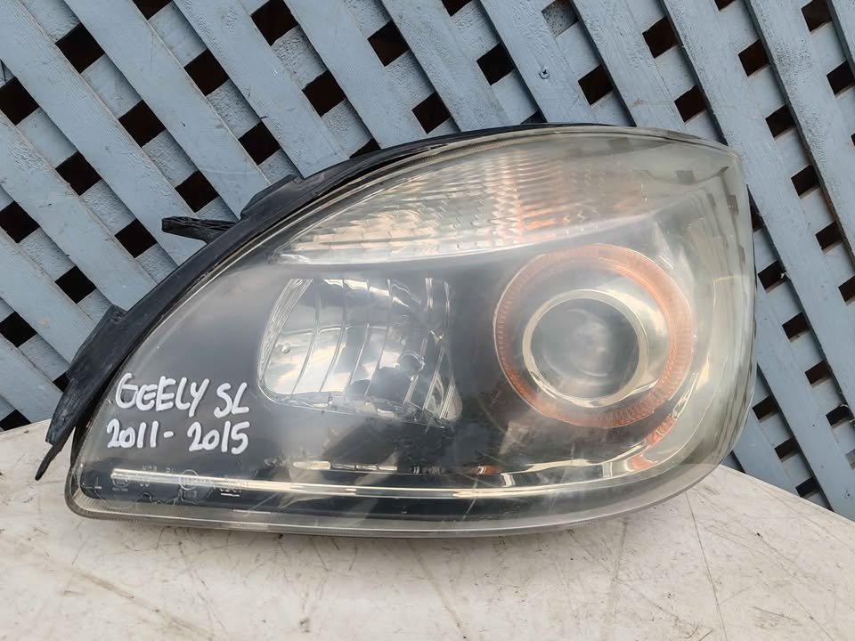Óptico izquierdo Geely SL 2011 - 2015