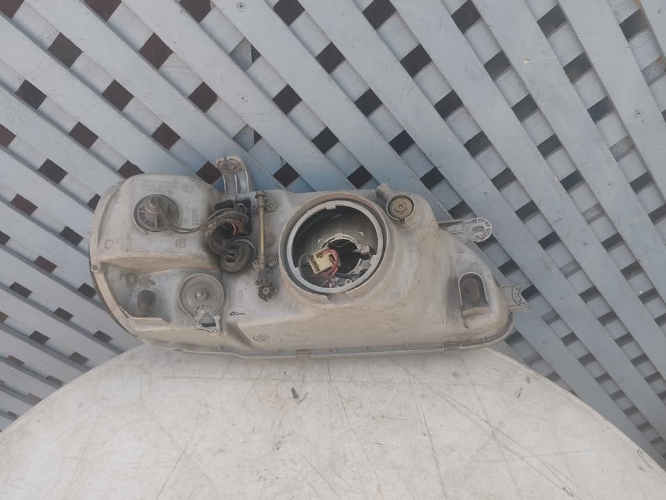 Óptico izquierdo Kia Carnival 1999 - 2002 - Imagen 6