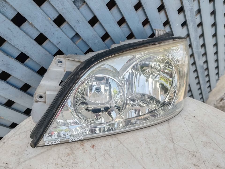 Óptico izquierdo Kia Carnival 2002 - 2006 - Imagen 4