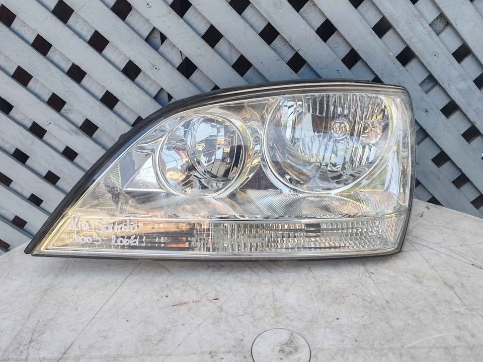 Óptico izquierdo Kia Sorento 2003 - 2006