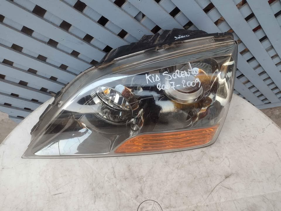 Optico izquierdo Kia Sorento 2007 - 2009 - Imagen 2