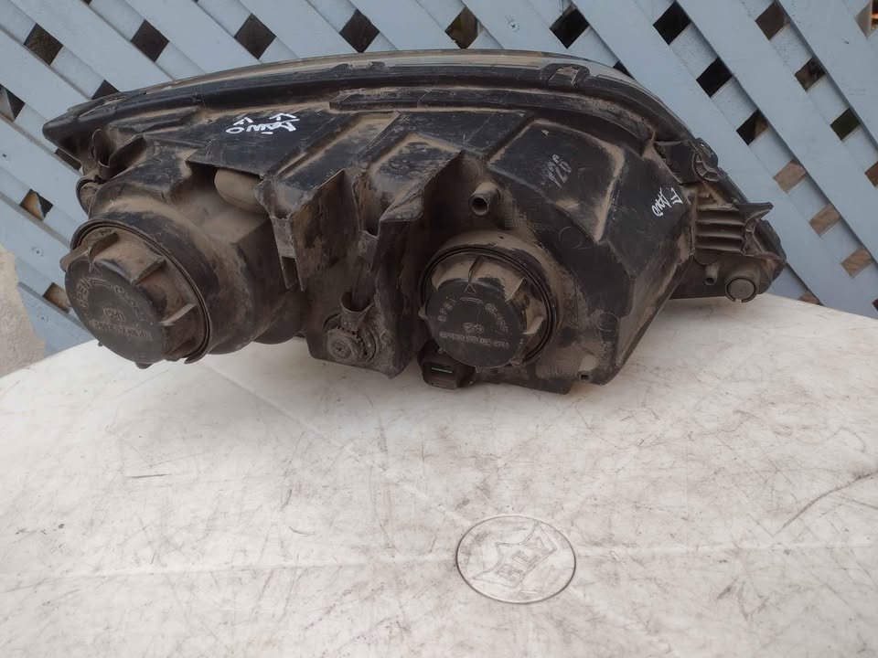 Optico izquierdo Kia Sorento 2007 - 2009 - Imagen 8