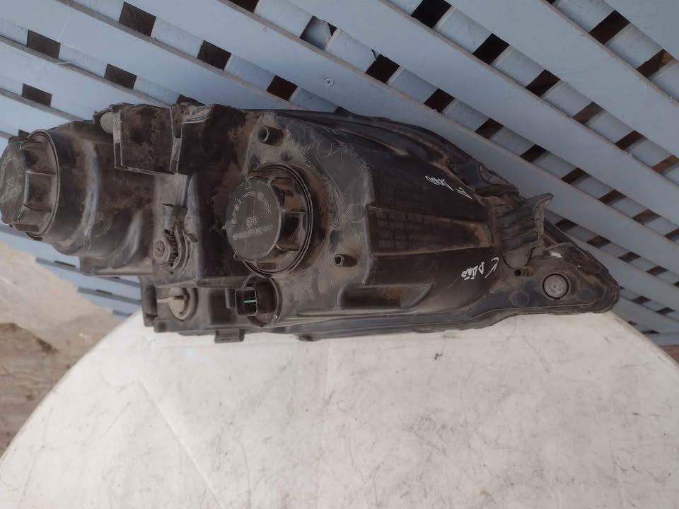 Optico izquierdo Kia Sorento 2007 - 2009 - Imagen 9