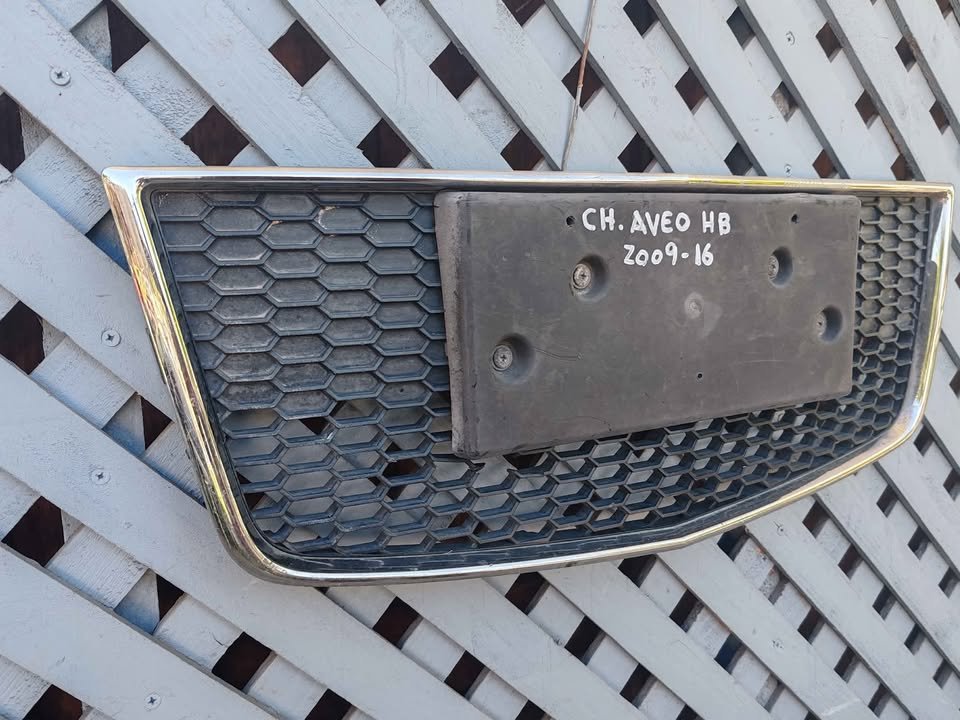 Rejilla de parachoque Chevrolet Aveo HB 2009 - 2015 - Imagen 3
