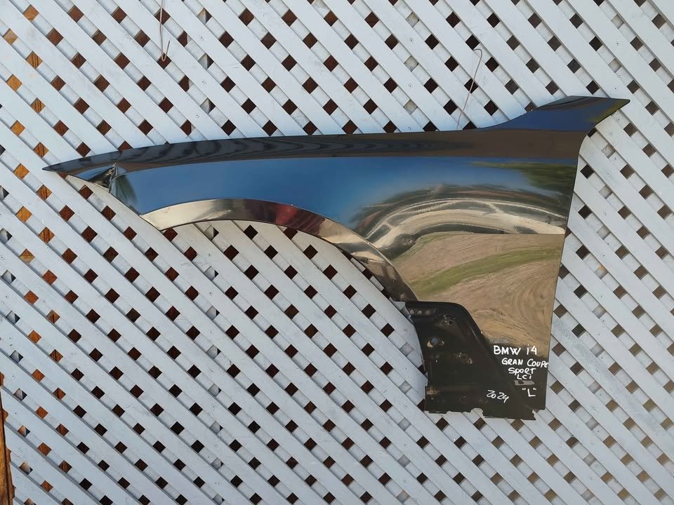Tapabarro izquierdo BMW i4 Grand Coupe 2024 - 2025