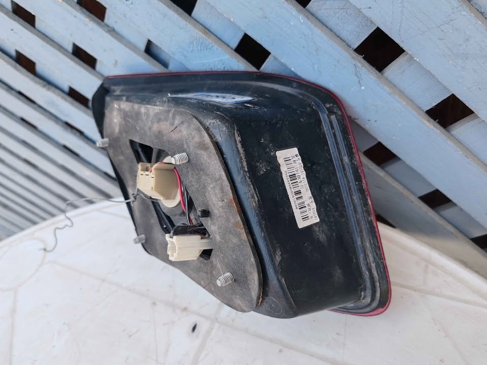 Foco trasero derecho de portalón BYD F3 R 2011 - 2013 - Imagen 4