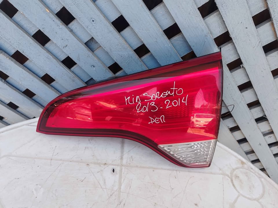 Foco trasero derecho de portalón Kia Sorento 2013 - 2014 (I) - Imagen 2