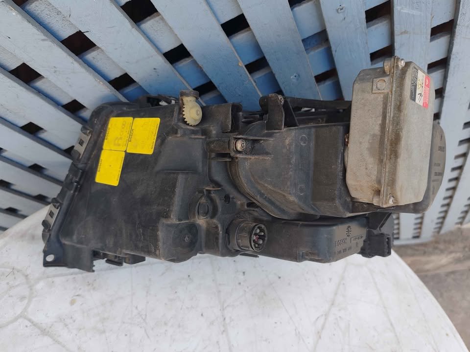 Óptico derecho Audi A8 1994 - 2002 - Imagen 7