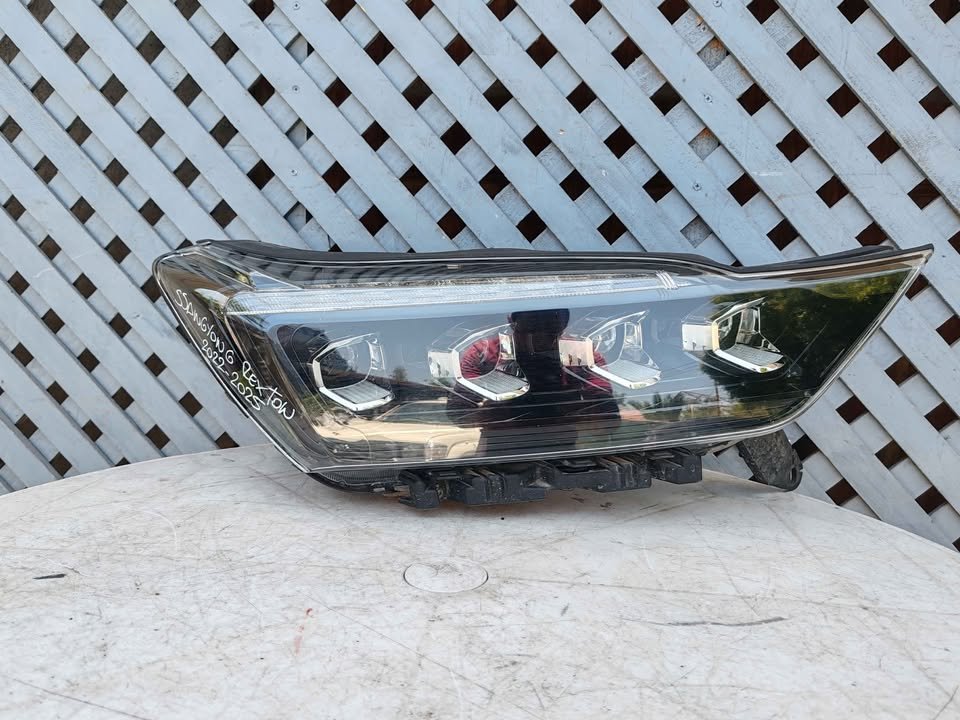 Óptico derecho Ssangyong Rexton Led 2022 - 2025