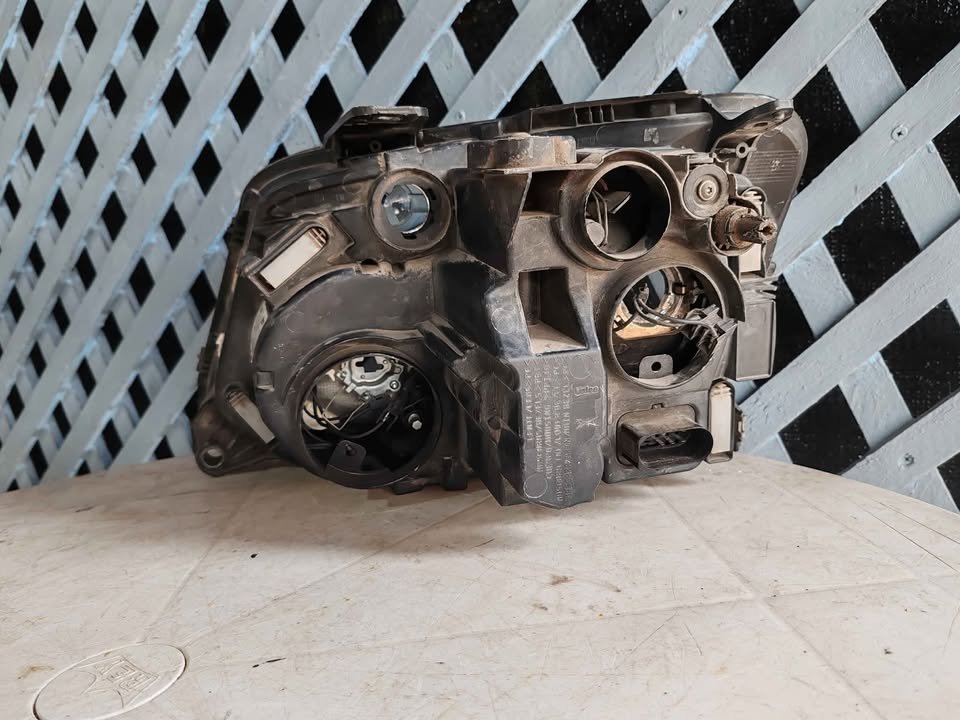 Óptico derecho Volkswagen Amarok 2010 - 2015 - Imagen 8