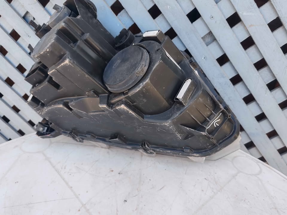 Óptico izquierdo Volkswagen Amarok 2010 - 2015 - Imagen 7