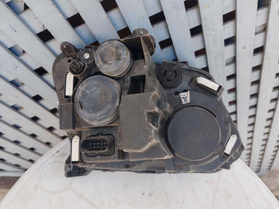 Óptico izquierdo Volkswagen Amarok 2010 - 2015 - Imagen 8