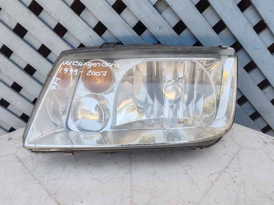 Óptico izquierdo Volkswagen Bora 2000 - 2007 (II)