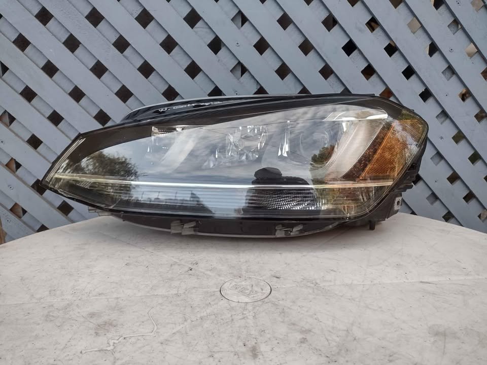 Optico izquierdo Volkswagen Golf 2017 - 2020