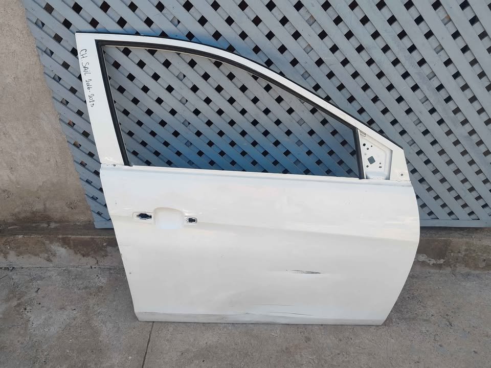 Puerta delantera derecha Chevrolet Sail 2017 - 2023 - Imagen 2