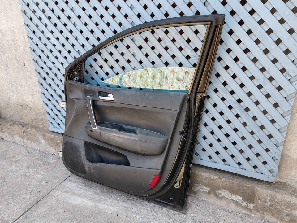 Puerta delantera derecha Kia Sportage 2016 - 2021 - Imagen 7