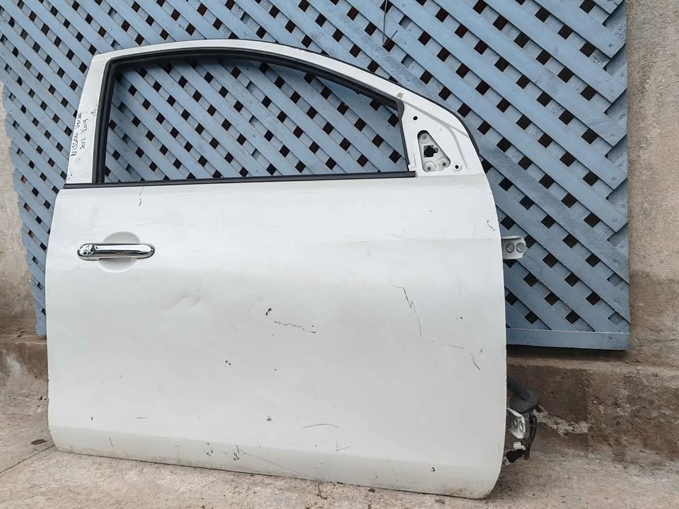 Puerta delantera derecha Nissan Versa 2012 - 2019 - Imagen 3