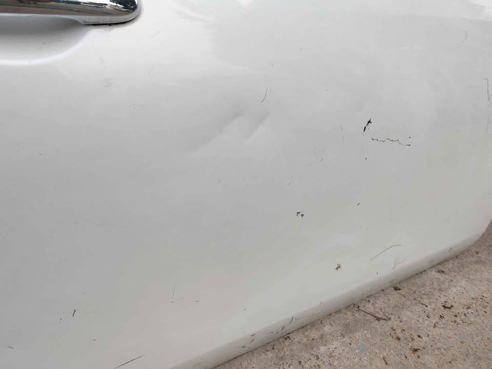 Puerta delantera derecha Nissan Versa 2012 - 2019 - Imagen 5