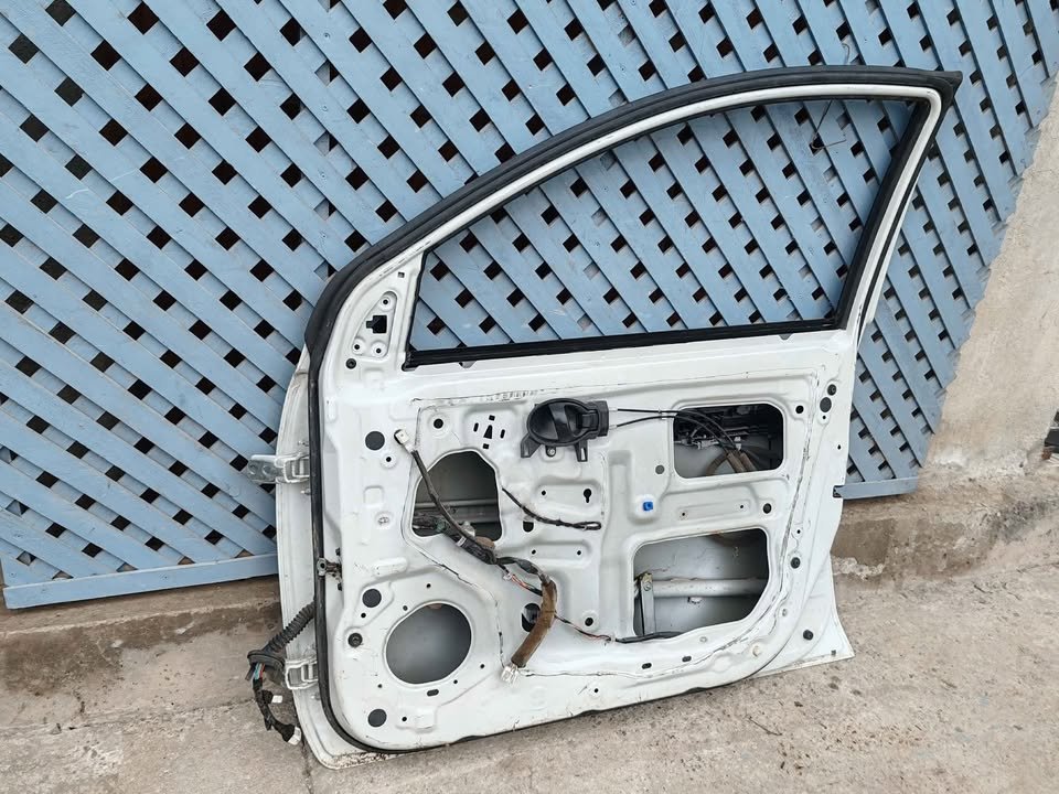 Puerta delantera derecha Nissan Versa 2012 - 2019 - Imagen 7