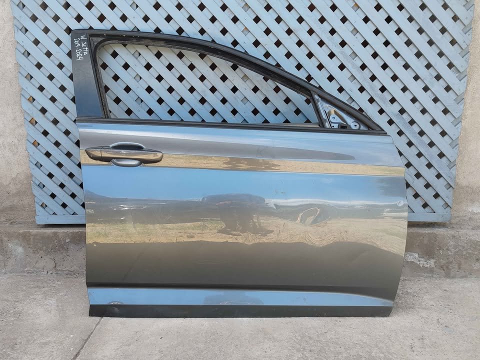 Puerta delantera derecha Volkswagen Jetta 2019 - 2024