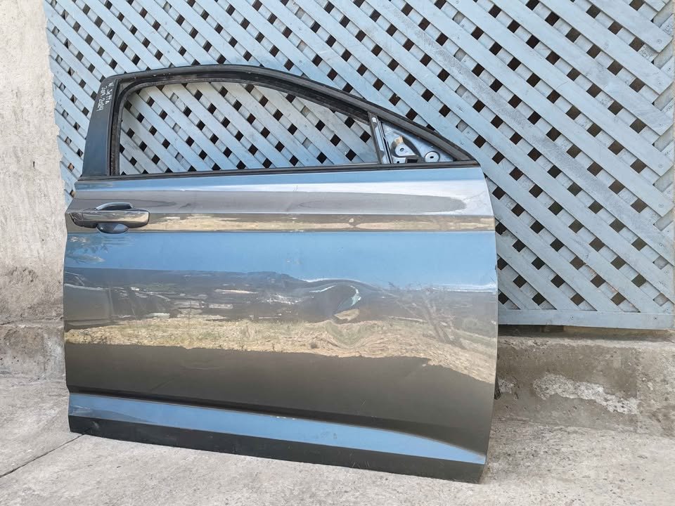 Puerta delantera derecha Volkswagen Jetta 2019 - 2024 - Imagen 3