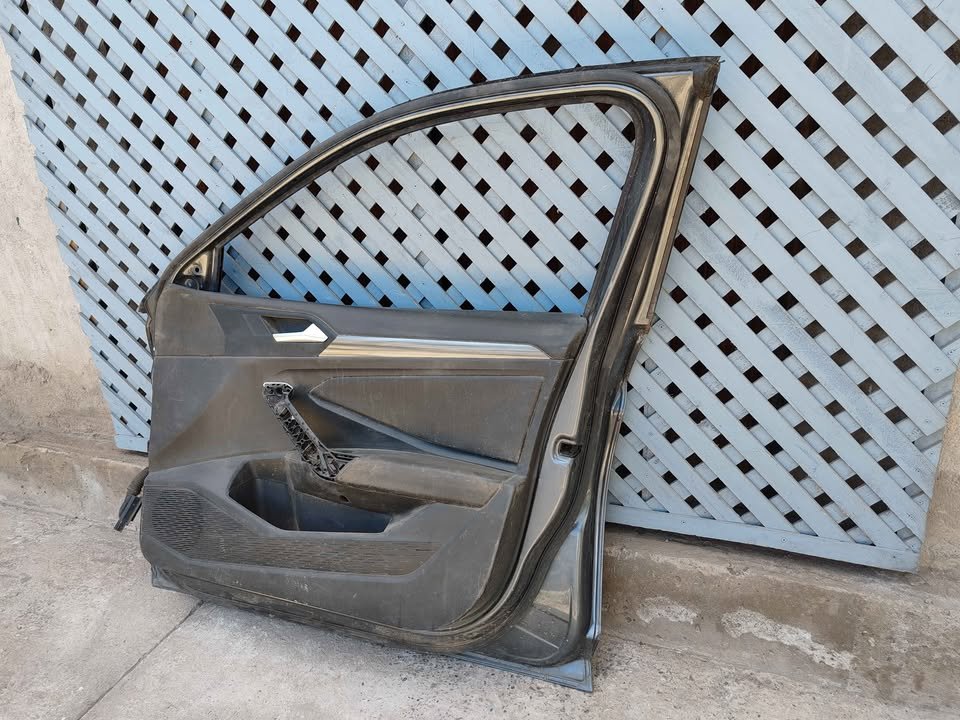 Puerta delantera derecha Volkswagen Jetta 2019 - 2024 - Imagen 6