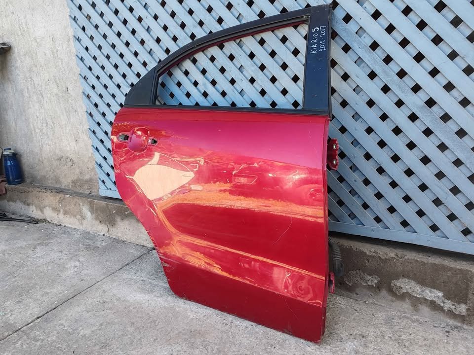 Puerta trasera derecha Kia Rio 5 2012 - 2017 - Imagen 3