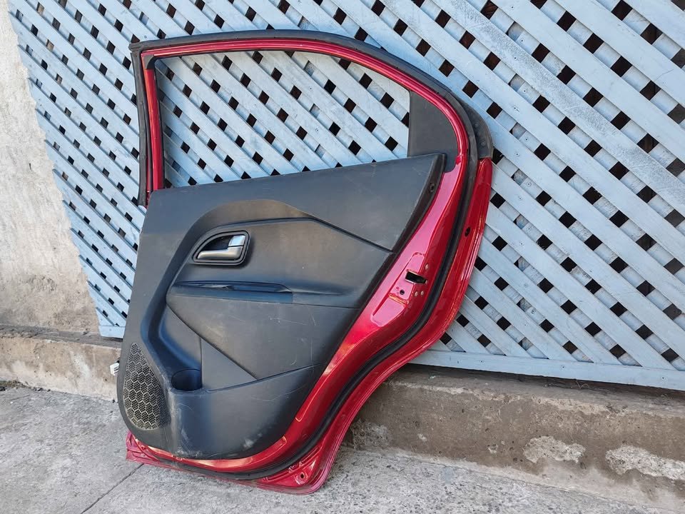 Puerta trasera derecha Kia Rio 5 2012 - 2017 - Imagen 6