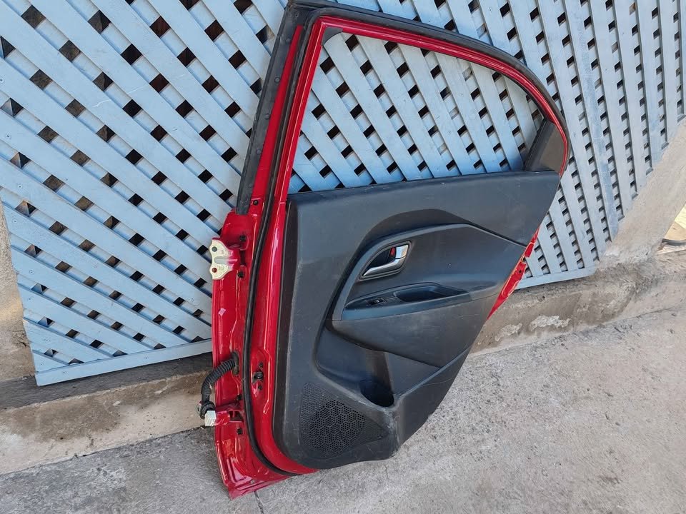 Puerta trasera derecha Kia Rio 5 2012 - 2017 - Imagen 7