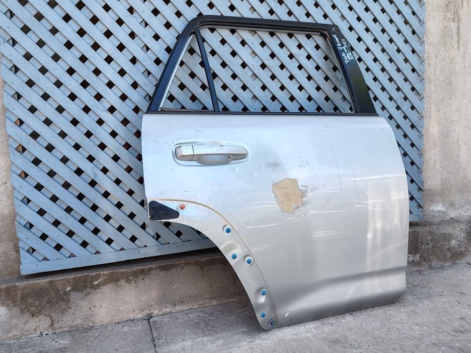 Puerta trasera derecha Toyota 4runner 2010 - 2022 - Imagen 5