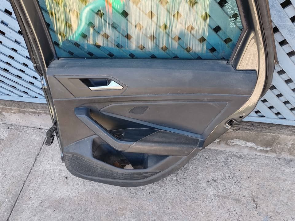 Puerta trasera derecha Volkswagen Jetta 2019 - 2024 - Imagen 7