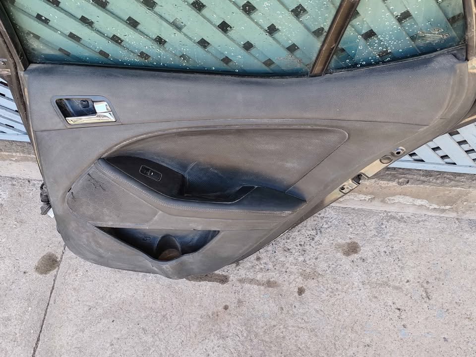 Puerta trasera derecha kia óptima 2011 - 2015 - Imagen 8