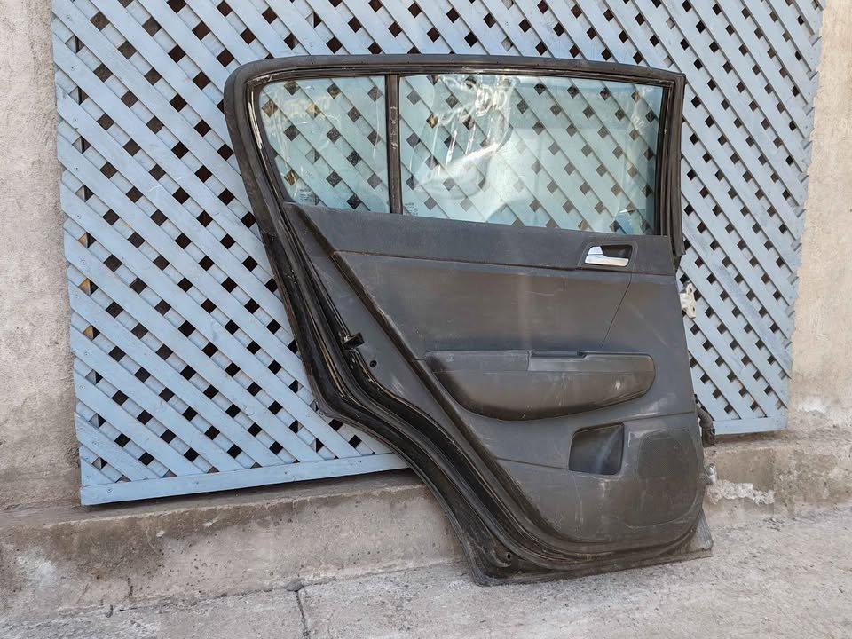 Puerta trasera izquierda Kia Sportage 2016 - 2021 - Imagen 7