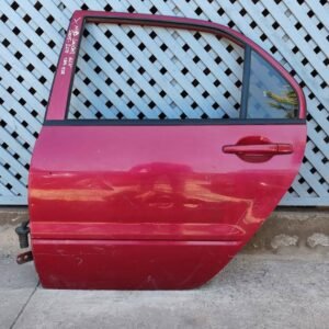 Puerta trasera izquierda Mitsubishi Lancer GLX 2005 - 2011