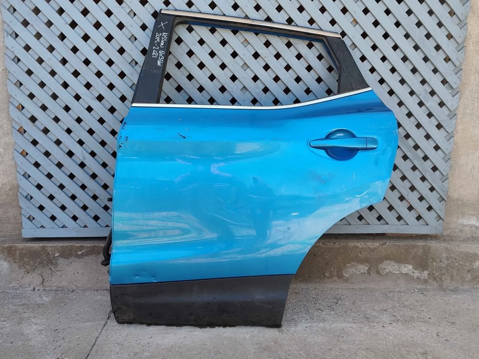 Puerta trasera izquierda Nissan Qashqai 2015 - 2021