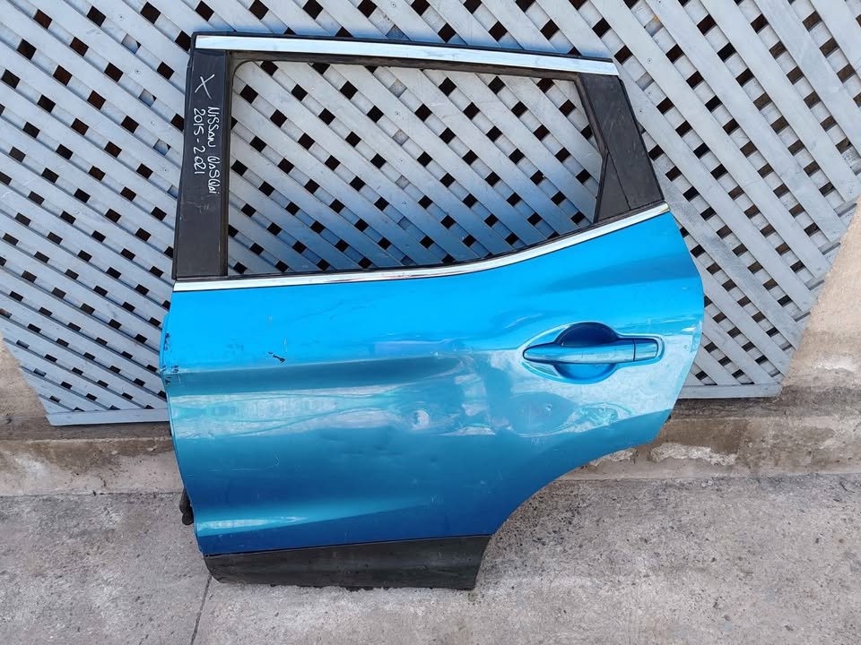 Puerta trasera izquierda Nissan Qashqai 2015 - 2021 - Imagen 2