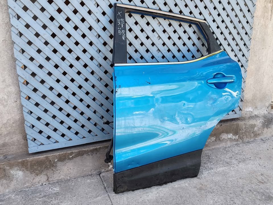Puerta trasera izquierda Nissan Qashqai 2015 - 2021 - Imagen 5