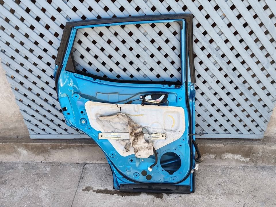 Puerta trasera izquierda Nissan Qashqai 2015 - 2021 - Imagen 8