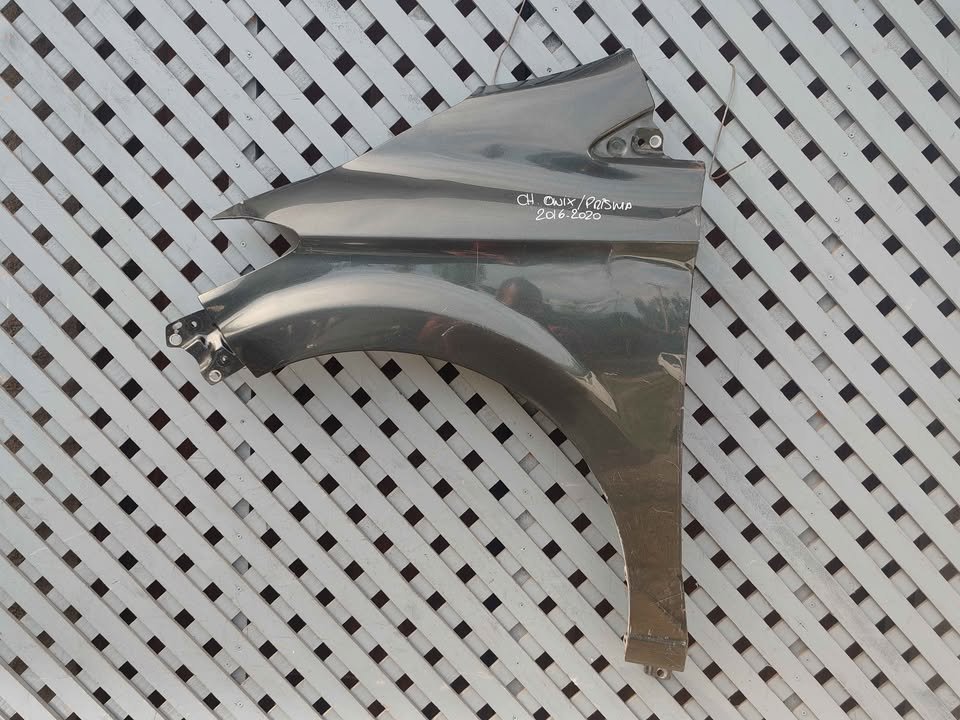 Tapabarro izquierdo Chevrolet Onix o Prisma 2016 - 2020