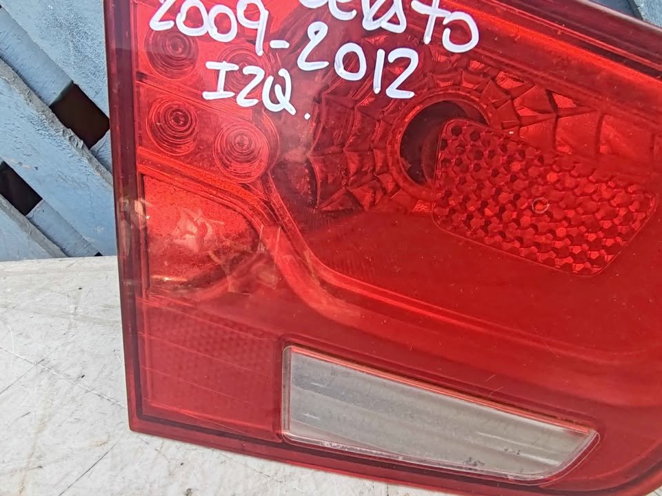 Foco de maleta izquierdo Kia Cerato 2009 - 2012 - Imagen 4