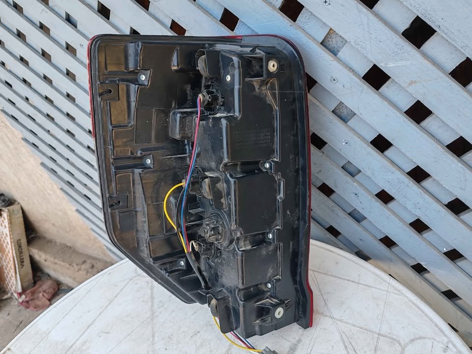 Foco trasero derecho Mitsubishi L200 2019 - 2022 - Imagen 5
