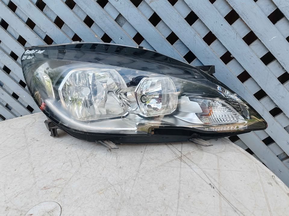 Óptico derecho Peugeot 308 2015 - 2017