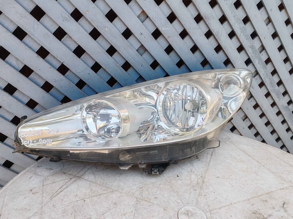 Óptico izquierdo Peugeot 308 2012 - 2014