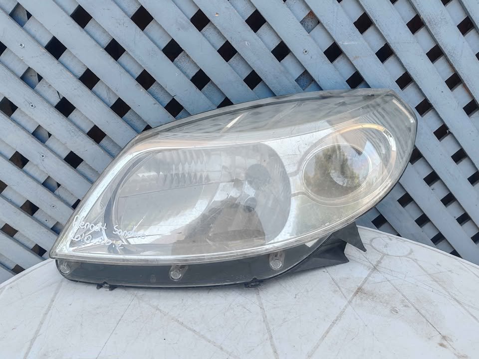 Óptico izquierdo Renault Sandero 2010 - 2012