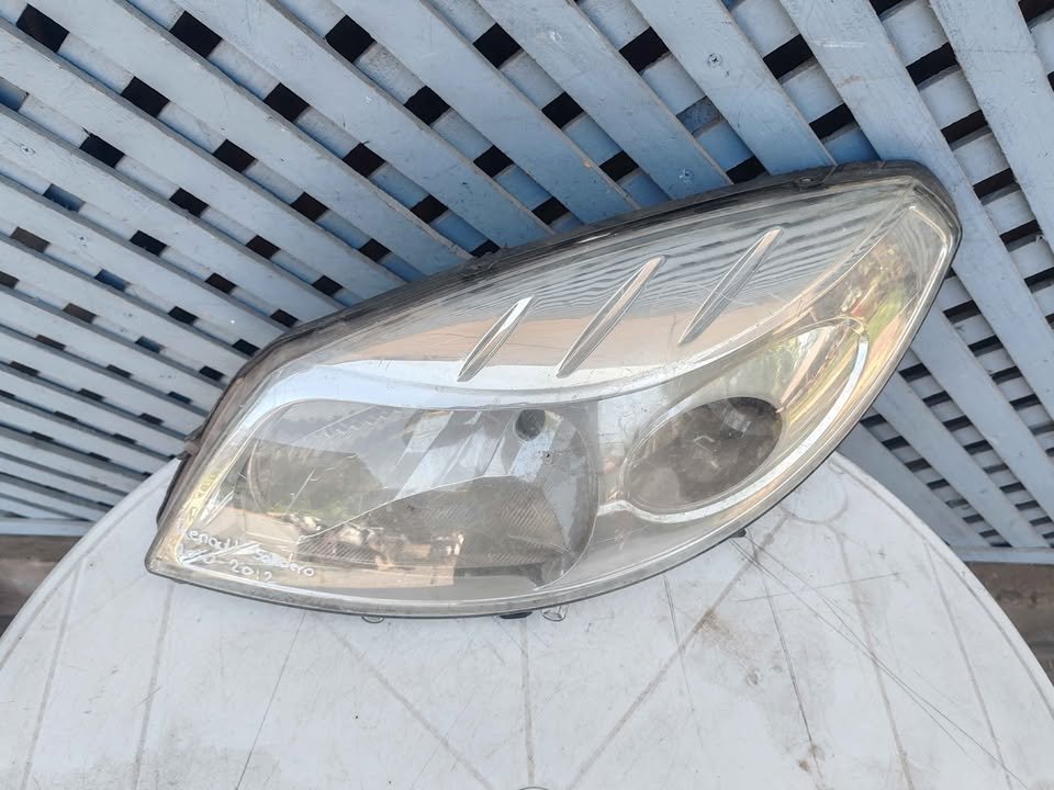 Óptico izquierdo Renault Sandero 2010 - 2012 - Imagen 3