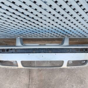 Parachoque delantero Volkswagen Bora 2000 - 2006