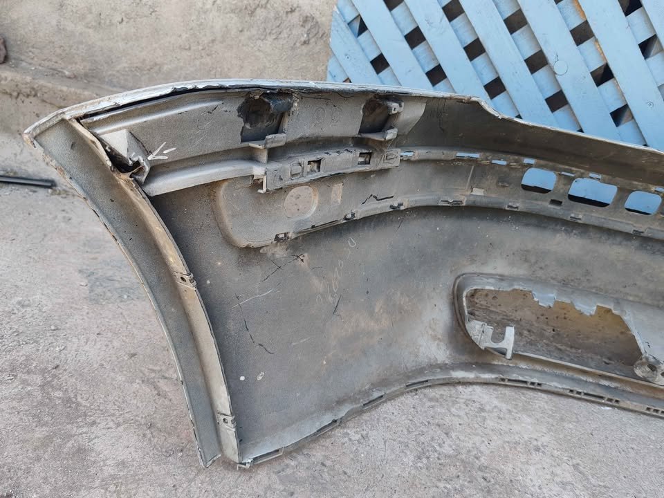 Parachoque delantero Volkswagen Bora 2000 - 2006 - Imagen 6