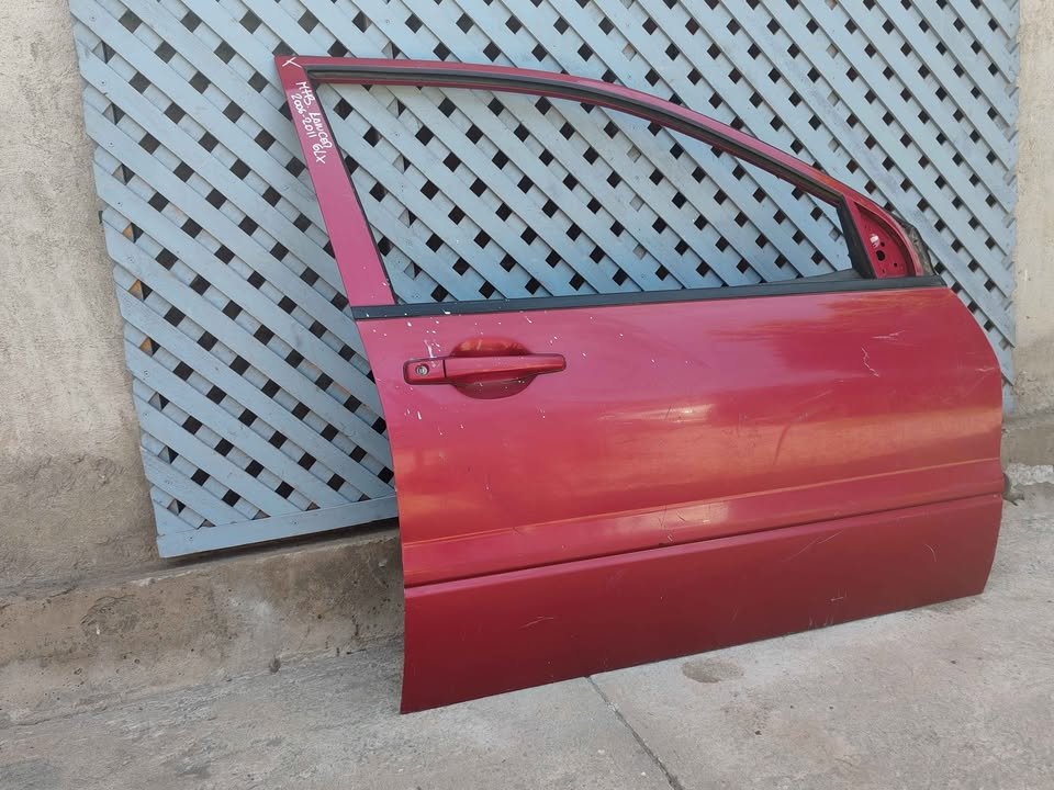 Puerta delantera derecha Mitsubishi Lancer GLX 2005 - 2011 - Imagen 4